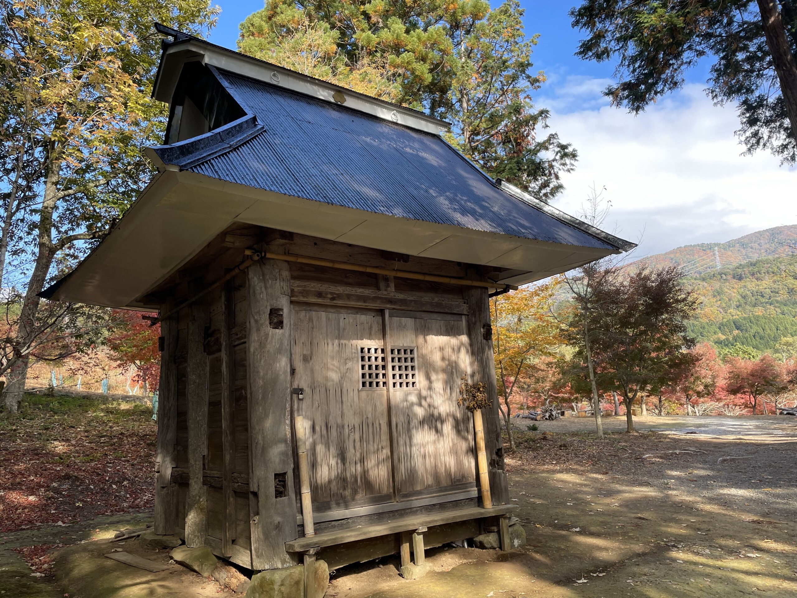 鶏足寺